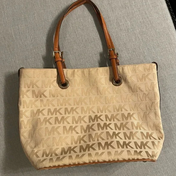 Michael Kors Tan Tote - Picture 4 of 12